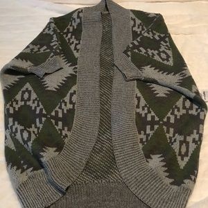 NWT Oversized sweater. Green and gray.